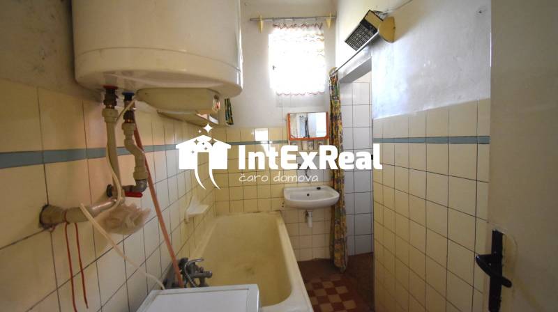 Rodinný dom v srdci obce, predaj, 10 á,  Veľké Úľany, viac na: https://reality.intexreal.sk/