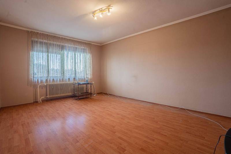 ALL INCLUSIVE I NA PREDAJ 5 IZBOVÝ RODINNÝ DOM, ÚP: 200 M2, PP: 798 M2 I 7 KM OD DS - LÚČ NA OSTROVE - BLÍZKO R7