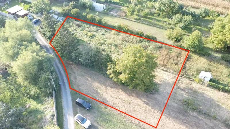 ALL INCLUSIVE | NA PREDAJ – STAVEBNÝ POZEMOK VO VÝBORNEJ LOKALITE, 1300 M2, TOPOĽNÍKY