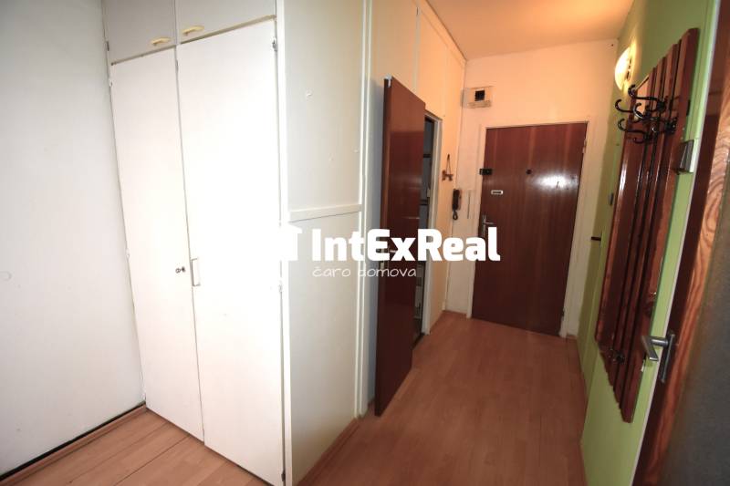 Veľký 2 i. byt,  71,22 m², balkón, komora, pivnica, SNP Galanta, viac na: /https://reality.intexreal.sk/