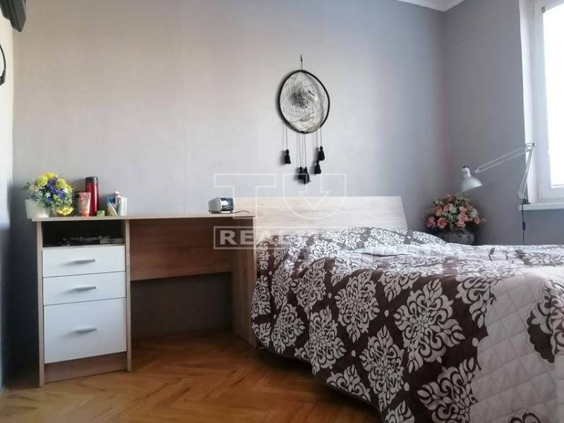 Dubnica nad Váhom 4-Zimmer-Wohnung Kaufen reality Ilava