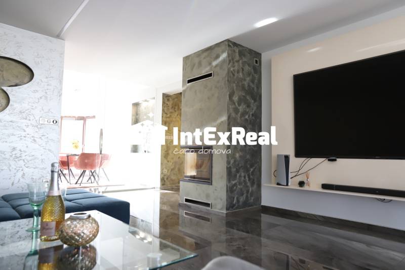 Pre náročných, vysnívaný domov na predaj, Veľký Meder, viac na: https://reality.intexreal.sk/