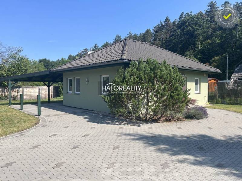 Veľké Uherce Ferienhaus Kaufen reality Partizánske