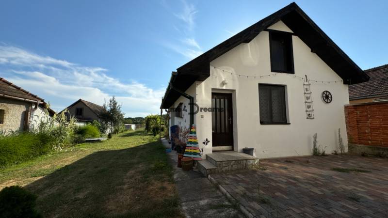 Lovce Einfamilienhaus Mieten reality Zlaté Moravce