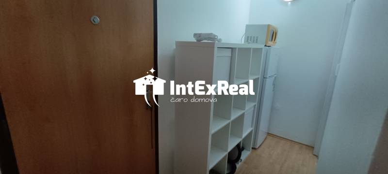 Presvetlená garsónka  s loggiu na prenájom, Šaľa, viac na: https://reality.intexreal.sk/