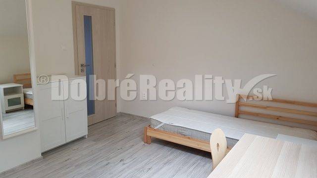 Banská Bystrica 4-Zimmer-Wohnung Mieten reality Banská Bystrica