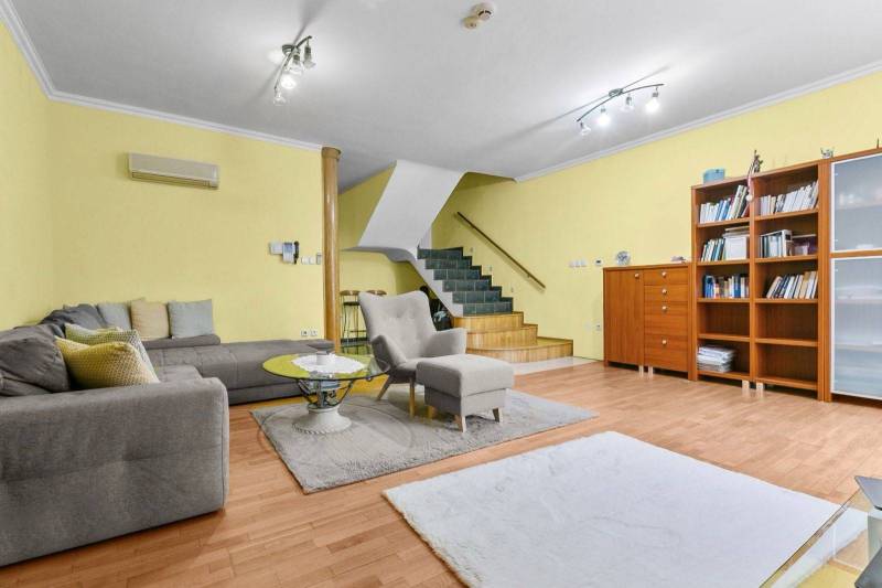 Dunajská Streda 5+ Zimmer-Wohnung Kaufen reality Dunajská Streda