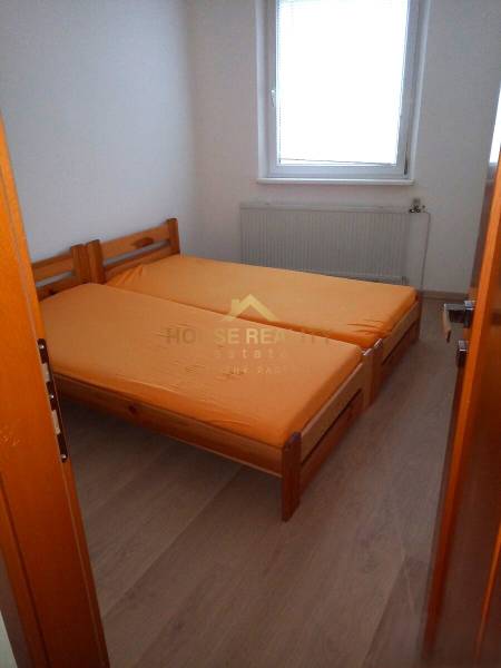 Bratislava - Dlhé diely 4-Zimmer-Wohnung Mieten reality Bratislava - Karlova Ves